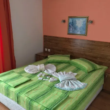Skamnia Къща за гости 3*
